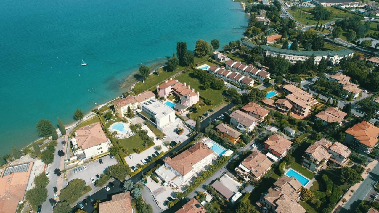 Residence Poggio Al Lago Сирмионе Экстерьер фото